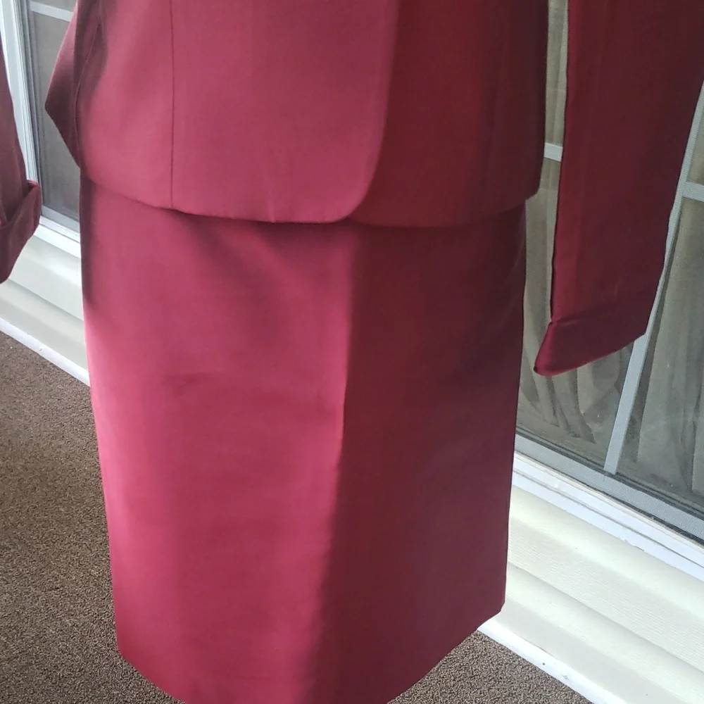 BIGIO Elegant‎ Burgundy Skirt Suit